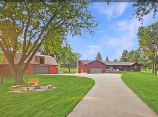 31847 W Loop Rd, Sioux City, IA 51108