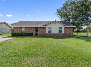 3915 Paradise Island Rd, Waco, TX 76705