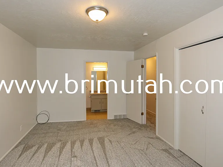 3669 S 2245 E — Photo 10