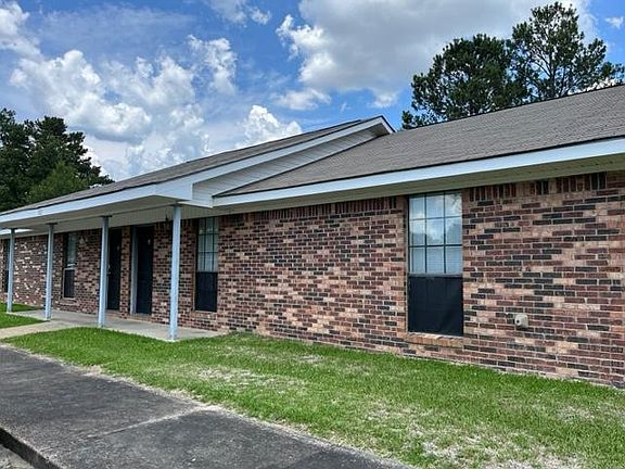 2nd image of 102 Park Cir #B
