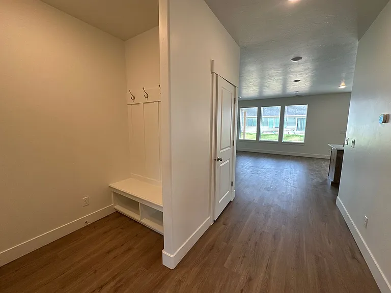 604 S 2355 W — Photo 12