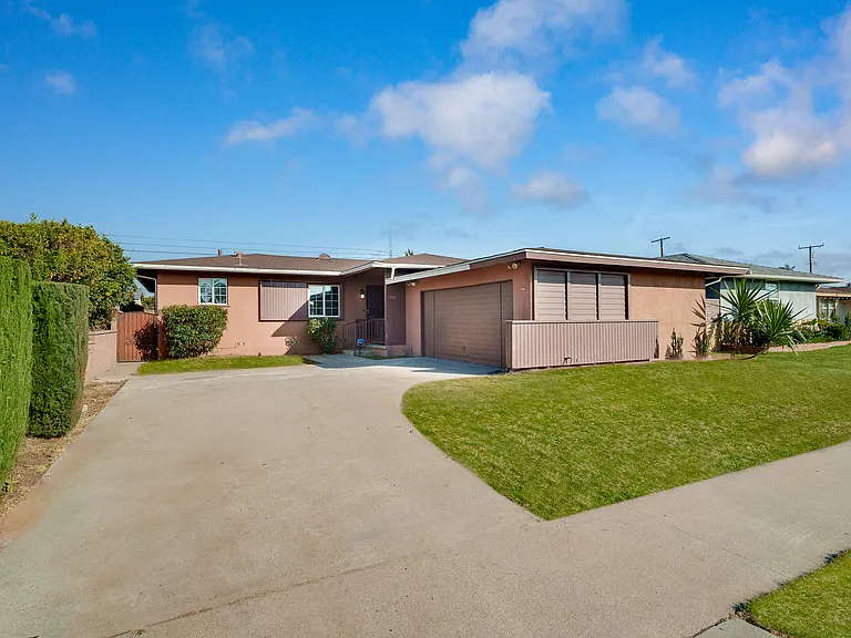 13708 Purche Ave — Photo 1