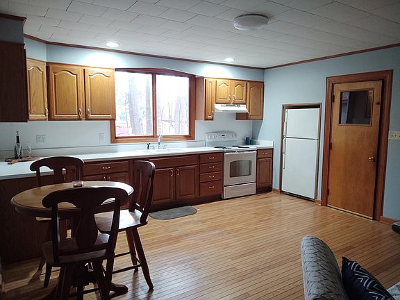 Open concept Eat in Kitchen