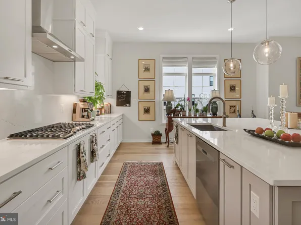 43924 Norman News Ter, Ashburn, VA 20147