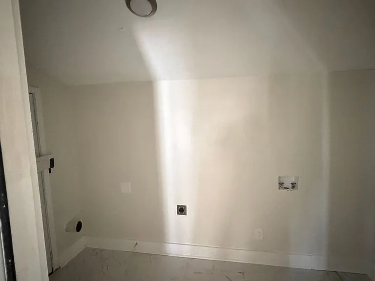 734 Spring St — Photo 9