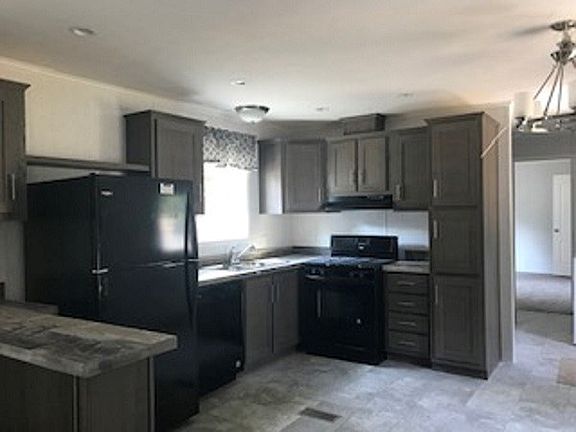 3rd image of 10 Sandybrook Dr #10