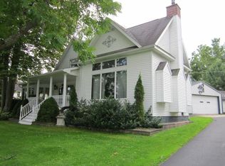 880 Lakeshore Rd, Harbor Beach, MI 48441