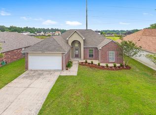 23874 S Point Dr, Denham Springs, LA 70726