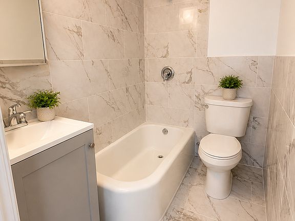 2nd image of 405 N 5th St APT 1A