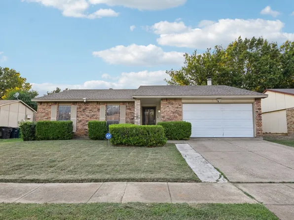 7736 Whirlwind Dr, Fort Worth, TX 76133