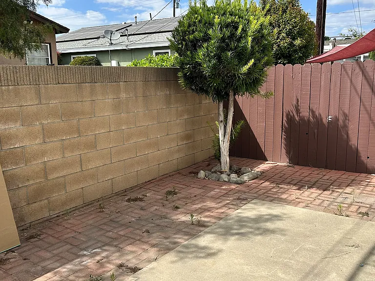 8235 Stewart And Gray Rd #106 — Photo 5