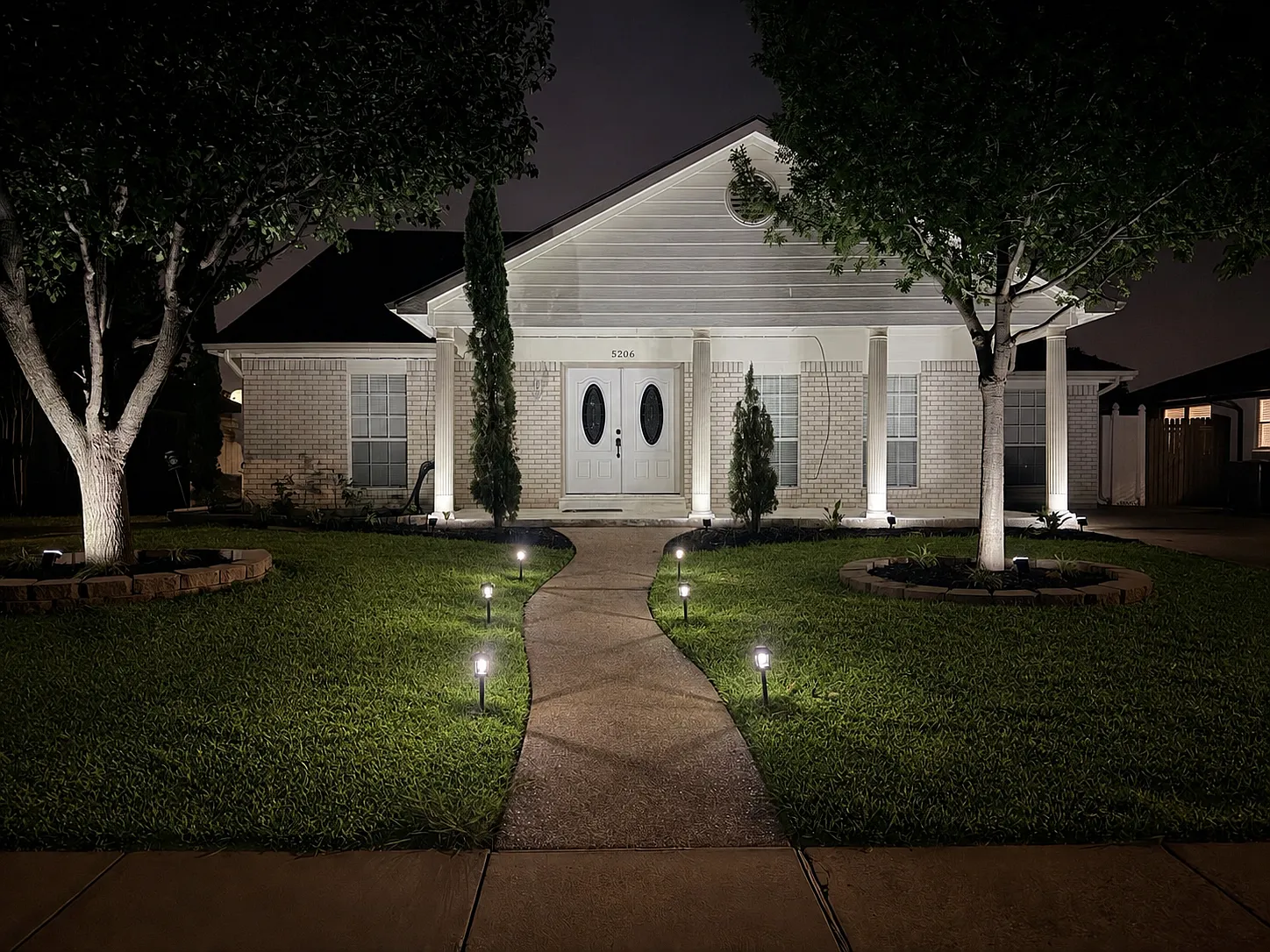 4 bed, 2.5 bath, 2150 sqft, $2,600 — Photo 2