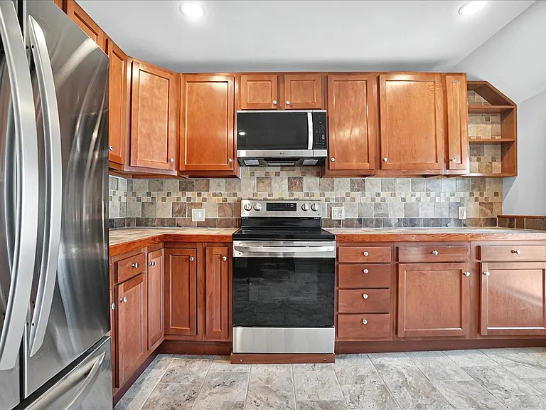 3 Waterbury St #2 — Photo 18
