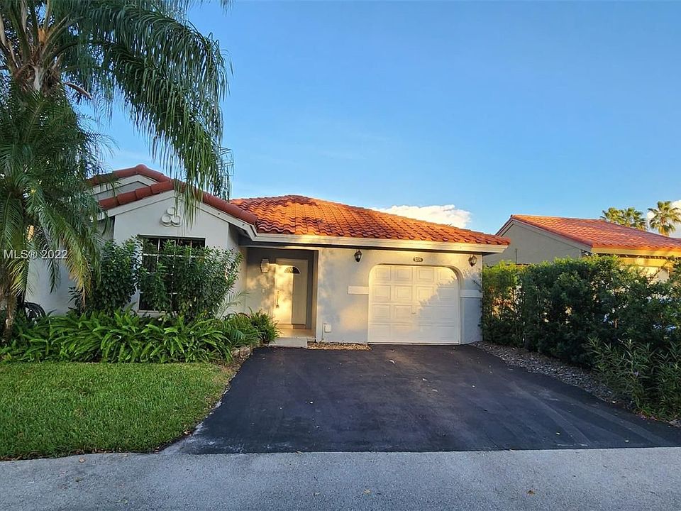 1st image of 1225 Seagrape Cir #1225