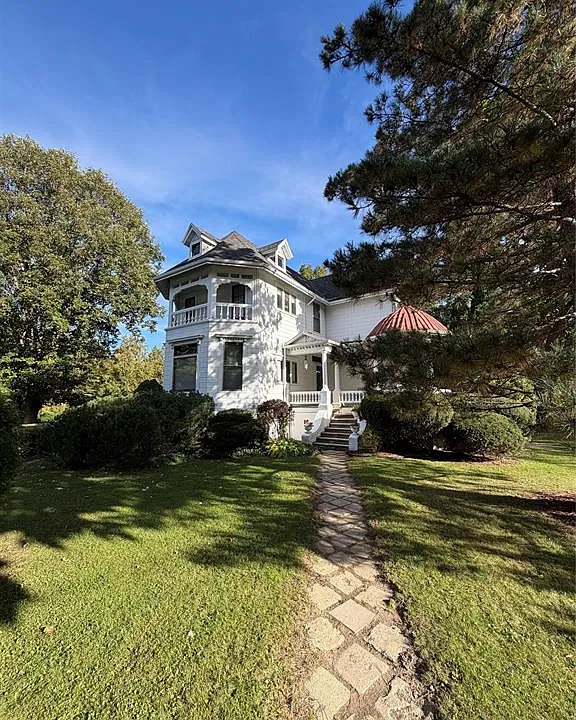 55 Water St