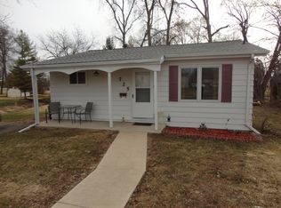 725 Farnham St, Columbus, WI 53925