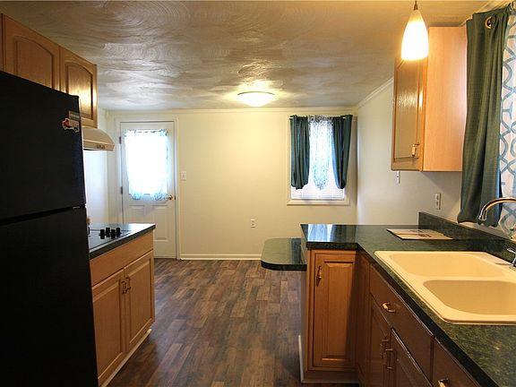 2nd image of 2606 Toledo St