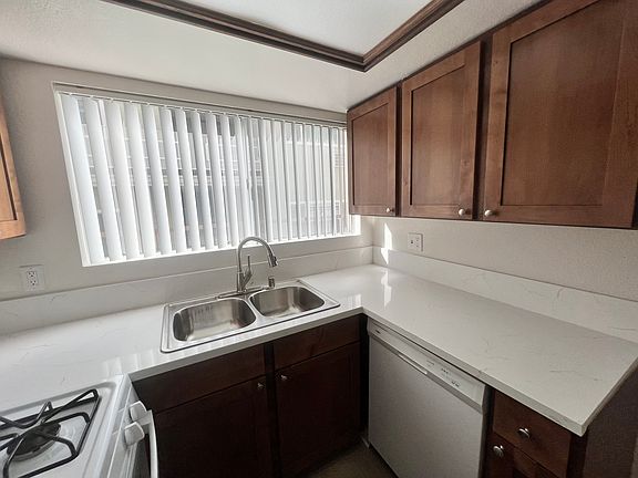 5th image of 419 W Glenoaks Blvd APT 112