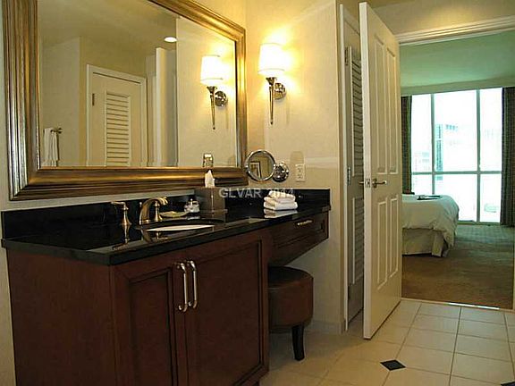 5th image of 125 E Harmon Ave #714