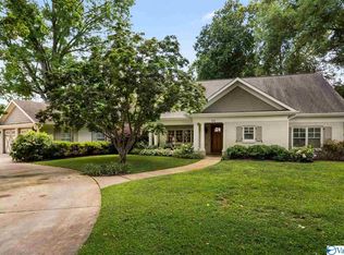 402 White St SE, Huntsville, AL 35801
