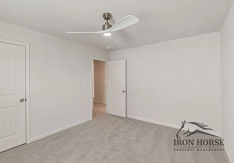835 Baker View Ln — Photo 28