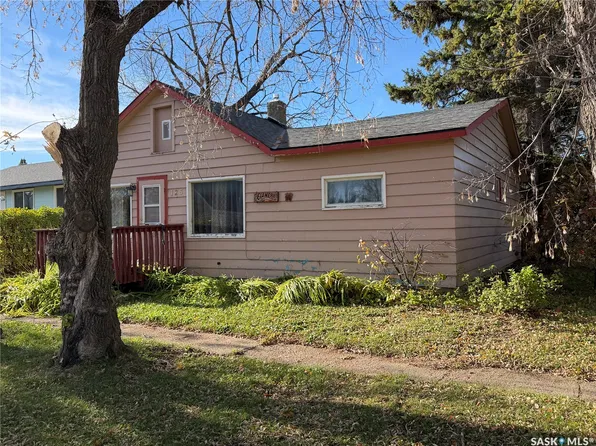125 5th Street, Star City, SK S0E 1P0