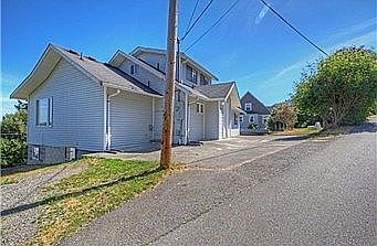 4th image of 8405 Eastside Dr NE