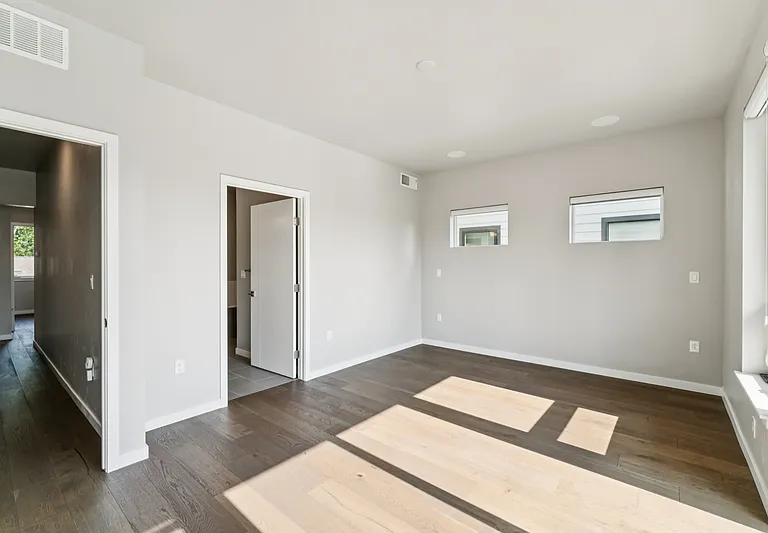 3520 N Prospect Ln #1 — Photo 17