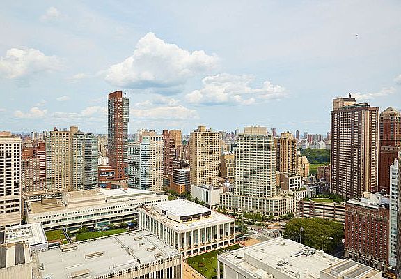 3rd image of 161 W 61st St APT 36E