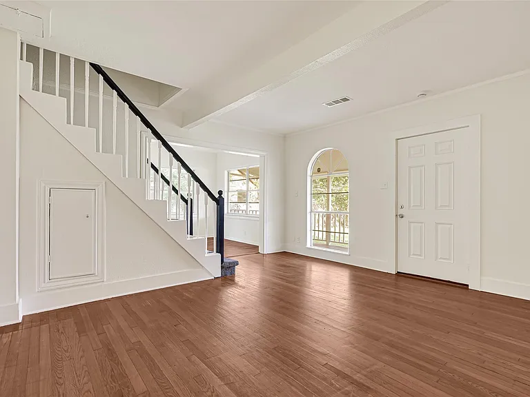 7017 Schley St — Photo 4