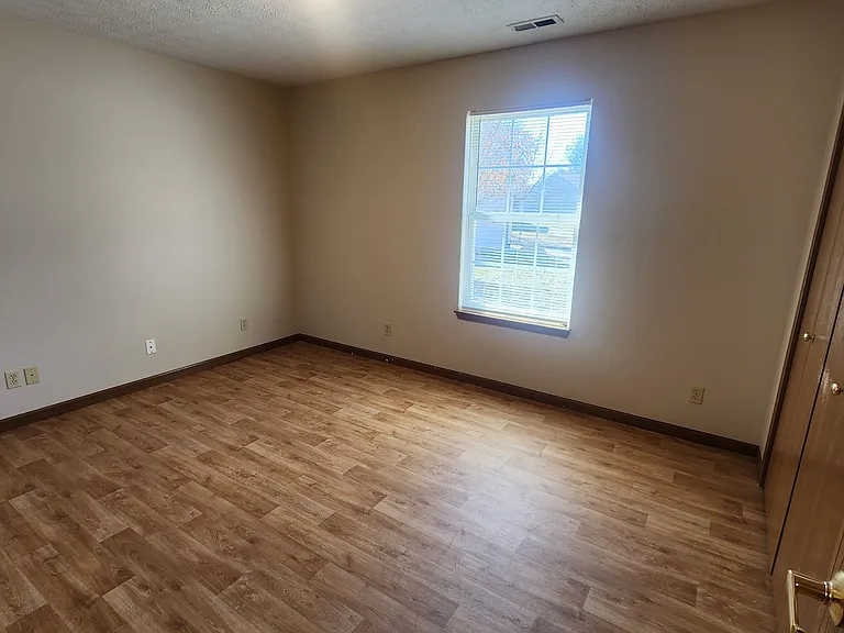 2302 Temple Ct E — Photo 10