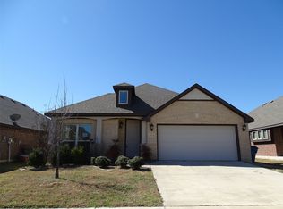 511 Lakeview Dr, Alvarado, TX 76009
