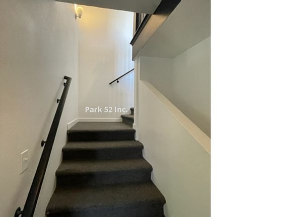 3rd image of 602 1/2 S Sheridan Ave