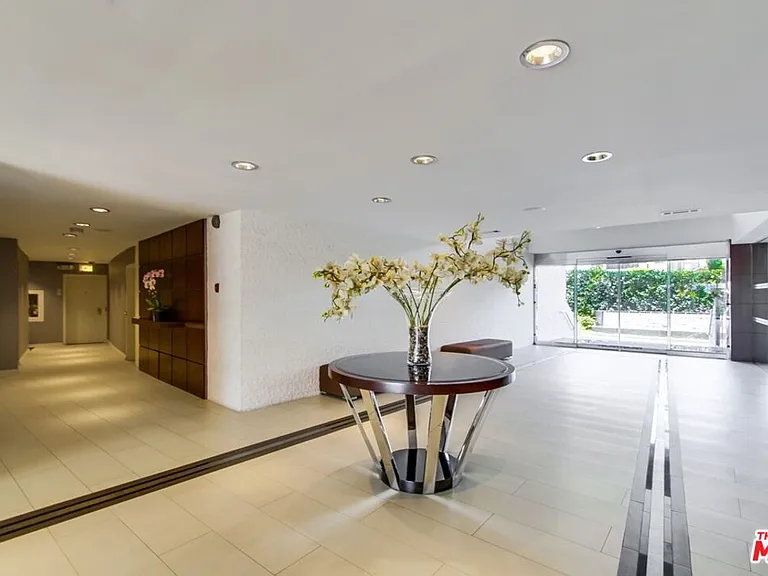 7250 Franklin Ave #1207 — Photo 3