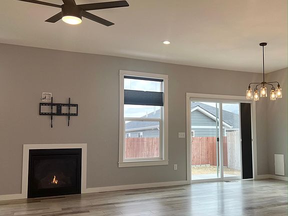 4th image of 1006 Pryor Ln
