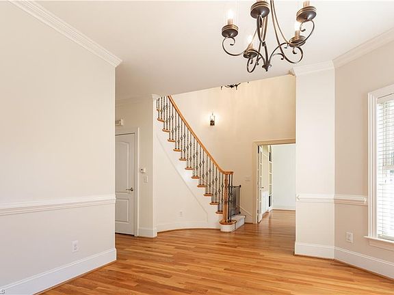 5th image of 209 Mayflower Dr
