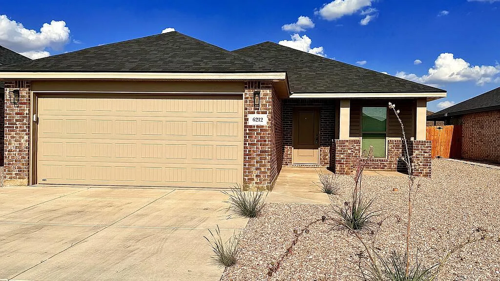 3 bed, 2.0 bath, 1362 sqft, $2,500 — Photo 1