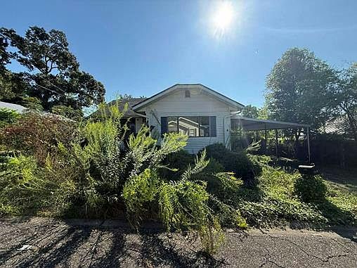 1st image of 206 Forest Ave