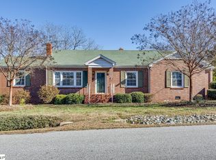 601 Hickory St, Clinton, SC 29325
