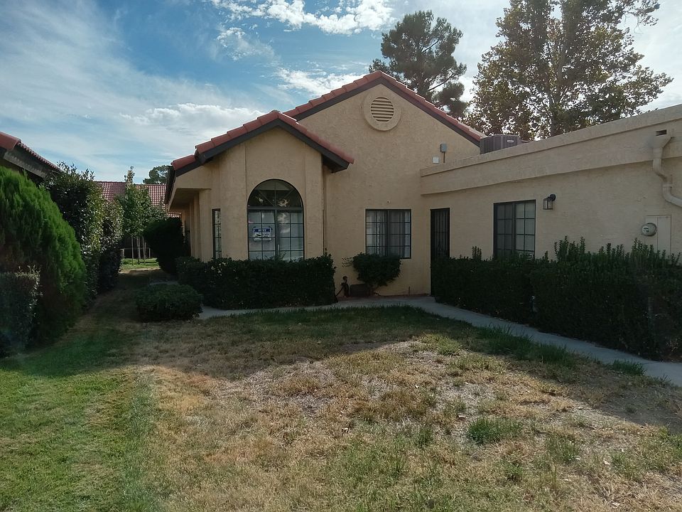 1st image of 19135 Elm Dr