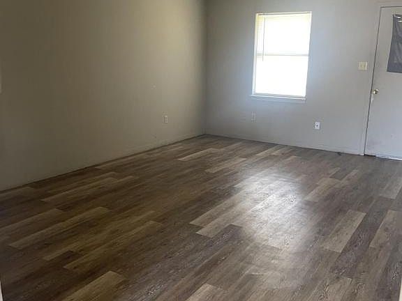 4th image of 2554 E Main St #3