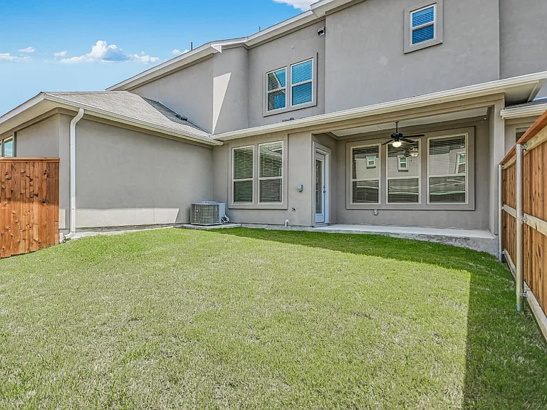 415 Parkline Dr — Photo 15