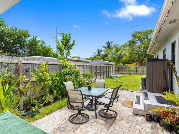 2407 Dewey St, Hollywood, FL 33020