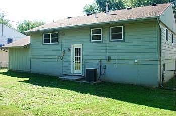 2nd image of 1052 Broadmore Ln