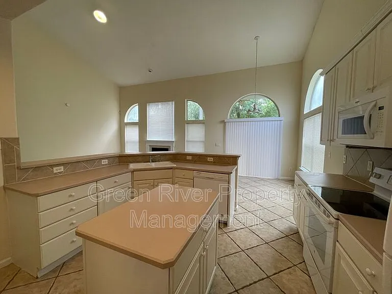 1804 Sea Pines Ln — Photo 6