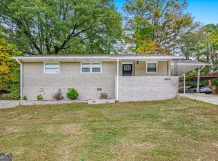 2910 Delowe Dr, East Pt, GA 30344