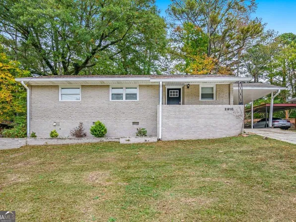 2910 Delowe Dr, East Pt, GA 30344