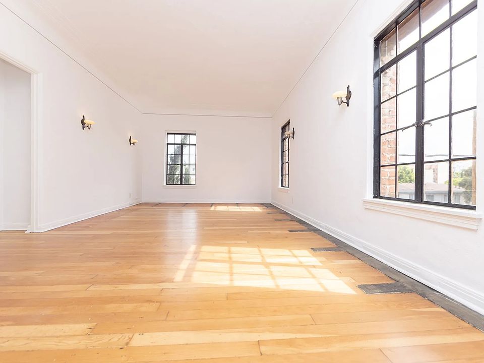 2nd image of 3748 W 9th St #402