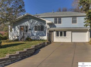 408 Dennis Dr, Bellevue, NE 68005