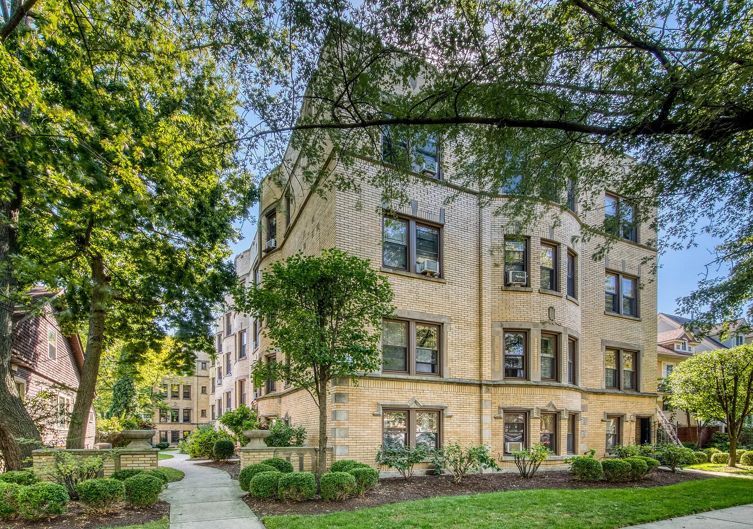 1 bed, $1,595 — Photo 1